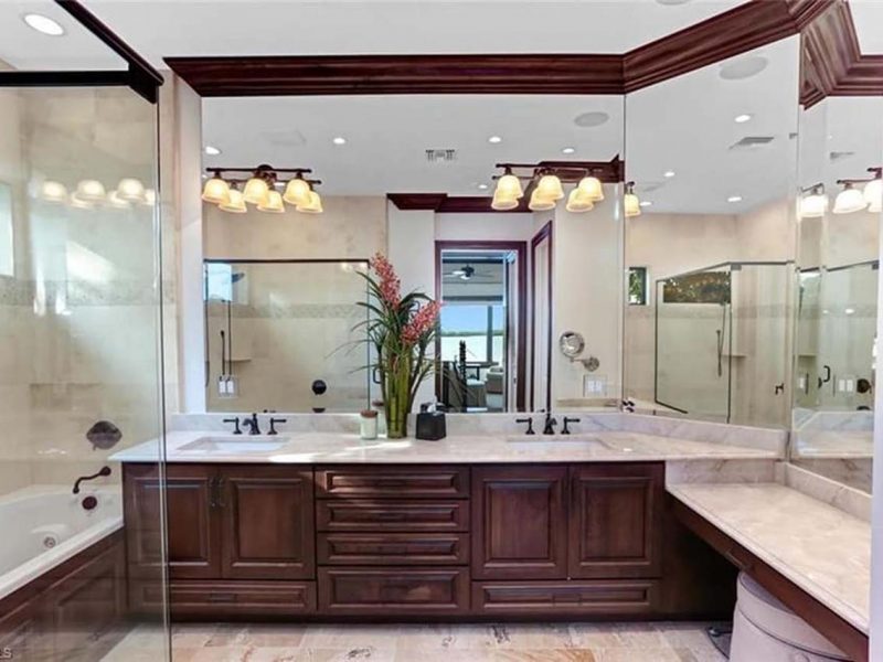 Bathroom Design_ Dual Sinks_Walk in Shower_ Lighting